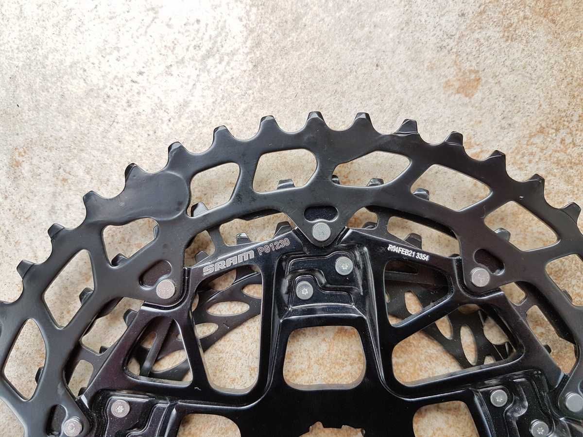 NOWA kaseta SRAM PG-1230, system HG, 11-50T, 12 speed