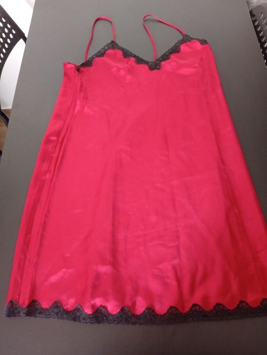 Camisa de noite elegante.