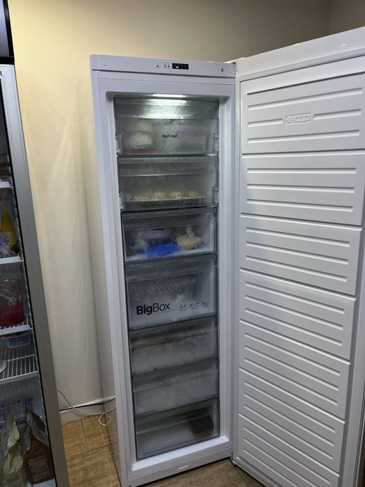 Морозильна камера VESTFROST vd865fnw