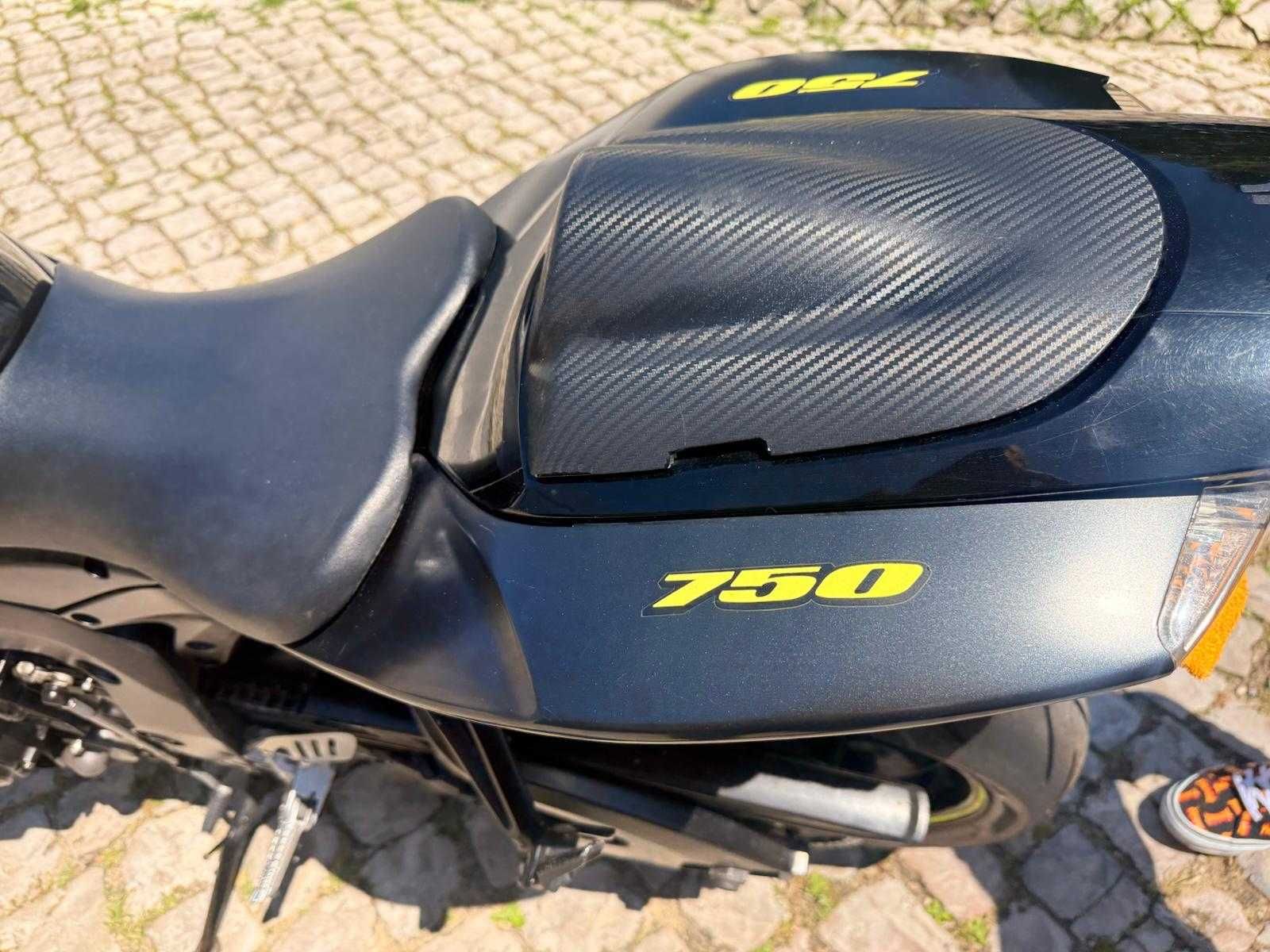 Suzuki GSX-R 750cc K7