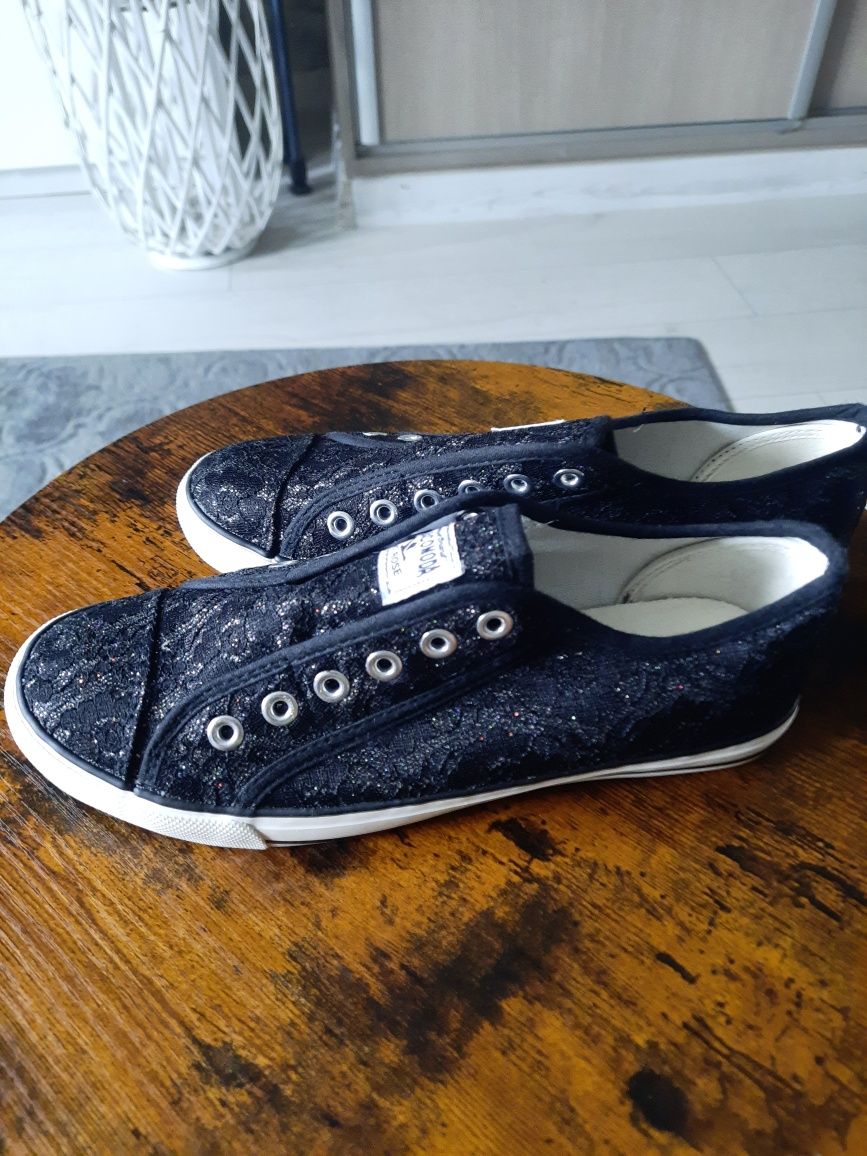 Buty trampki rozmiar 38 Nowe
