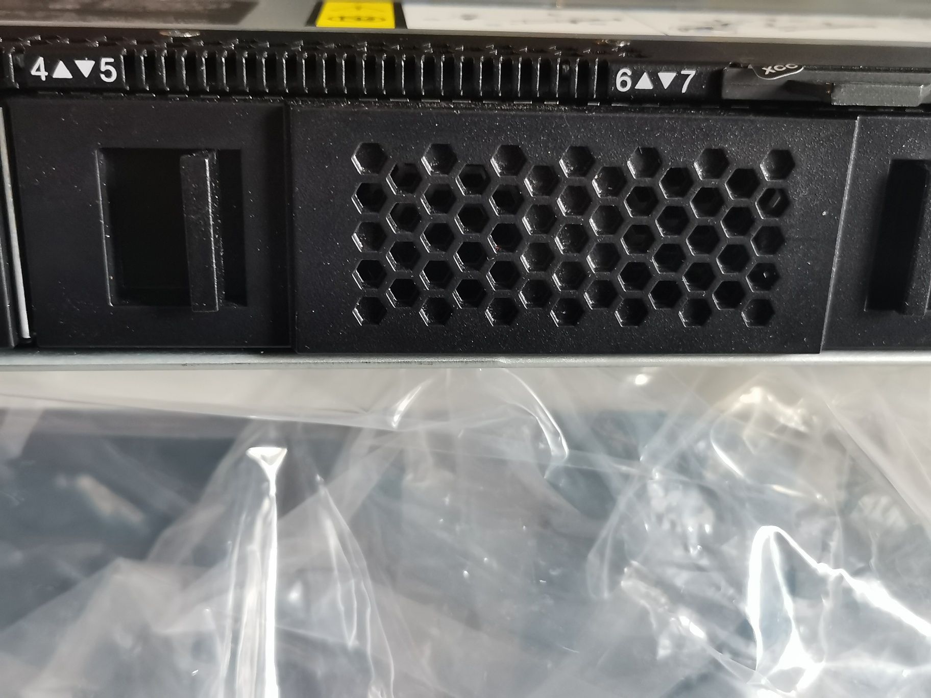 serwer Lenovo SR590