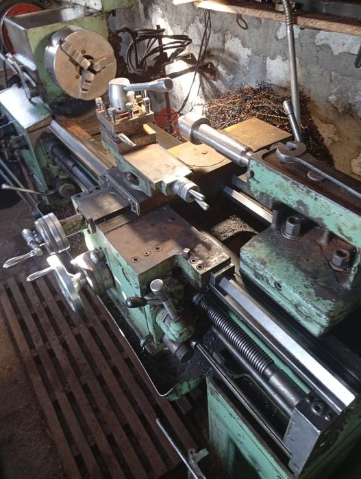 Продаю токарний станок ИТ-1 М

Верстат справний, зап