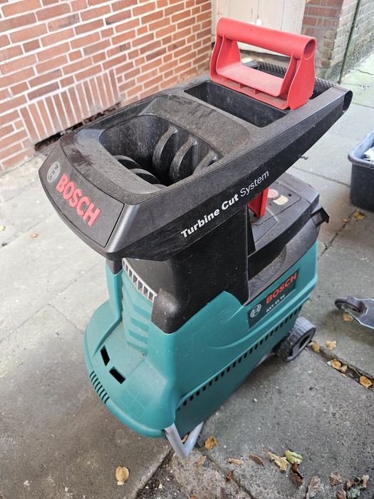 Садовий подрібнювач Bosch AXT 25 TC – Turbine Cut System