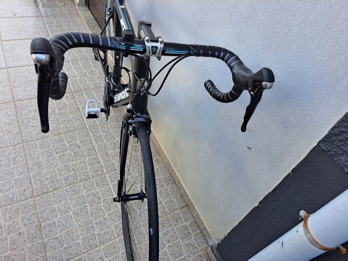 Bicicleta Bianchi sempre pro carbono