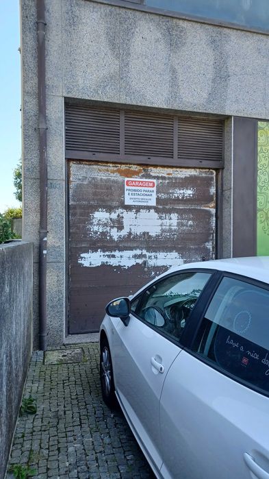 Armazém / Garagem Na Av. dos Correios, 303 - Esmoriz