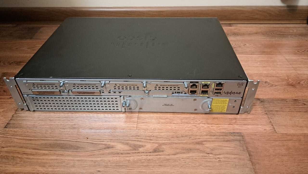Router CISCO 2911, 3 x 1 Gb