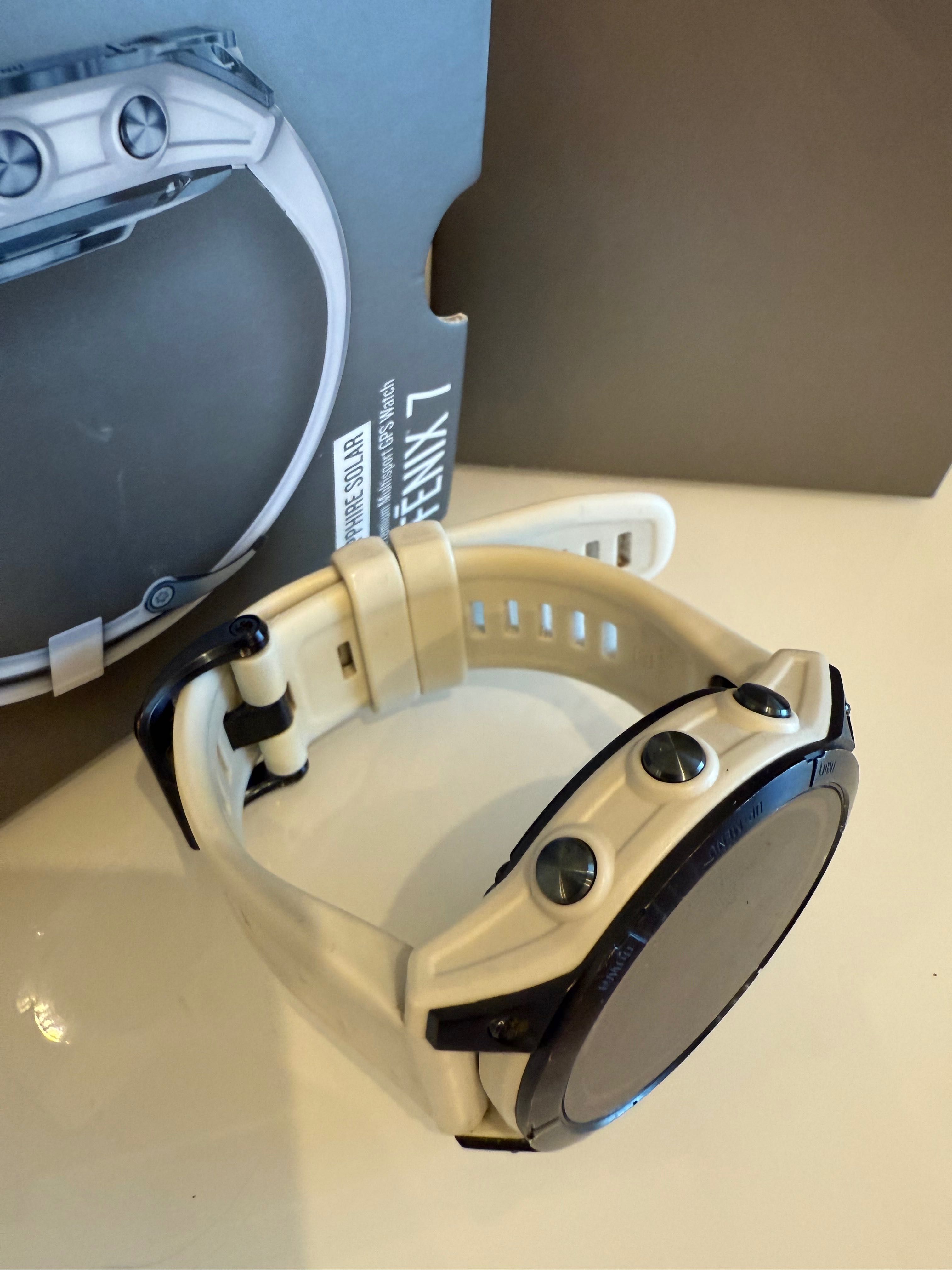 Garmin Fenix 7 Sapphire Solar Mineral Blue DLC Titanium White