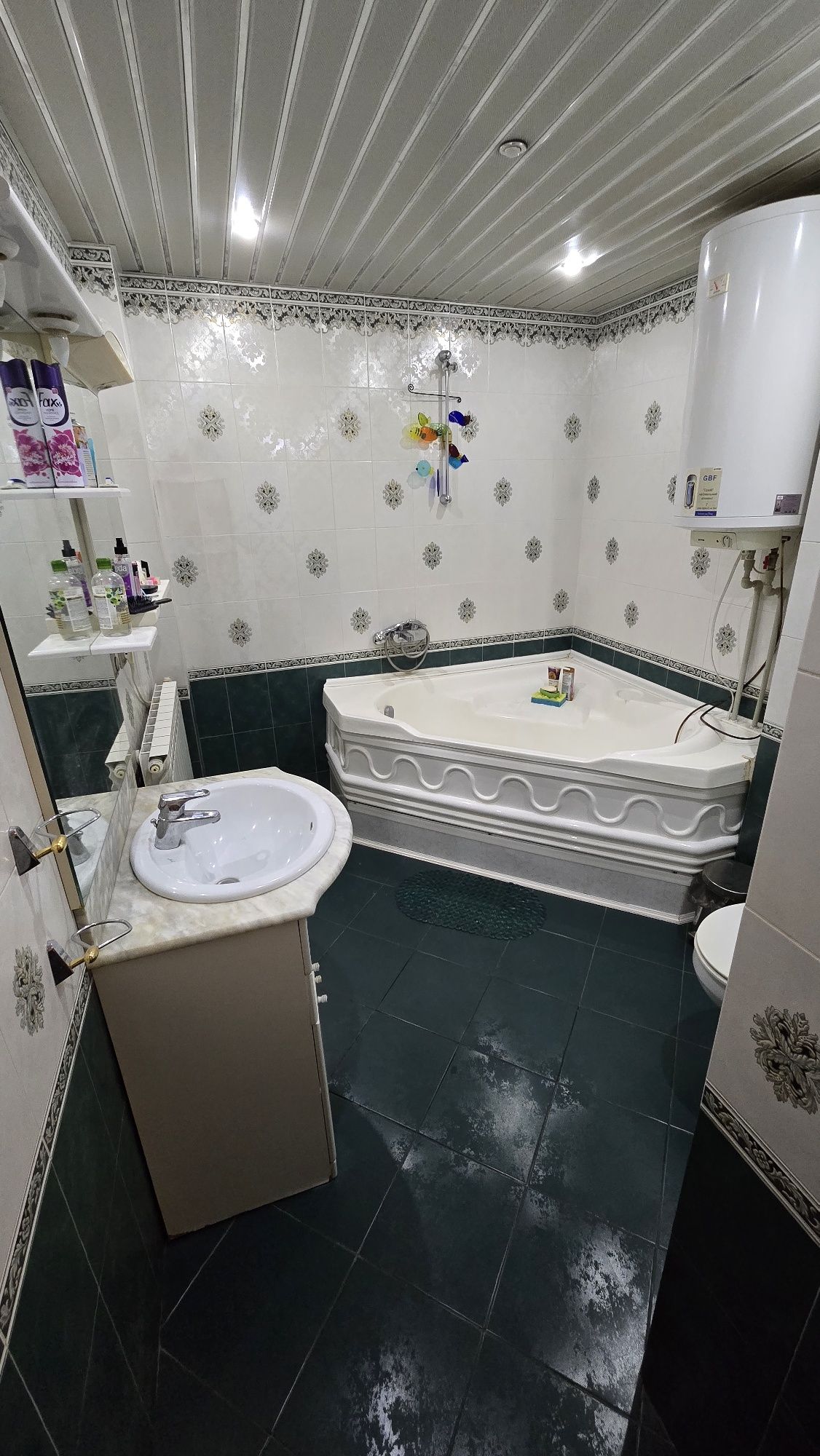 Продаж квартири  3к   650 $ 1м2