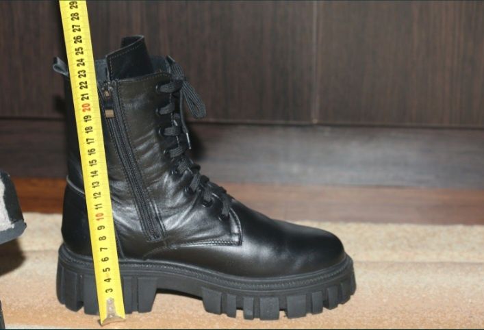 Зимові шкіряні жіночі черевики  39р.