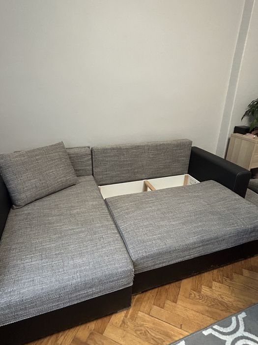 Duży narożnik sofa z funkcją spania