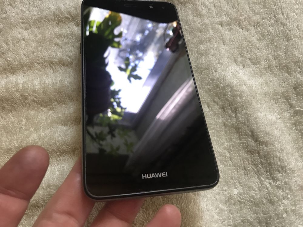 Huawei Y5 MYA-U29. 2/16GB, 5 дюймов. В идеале !