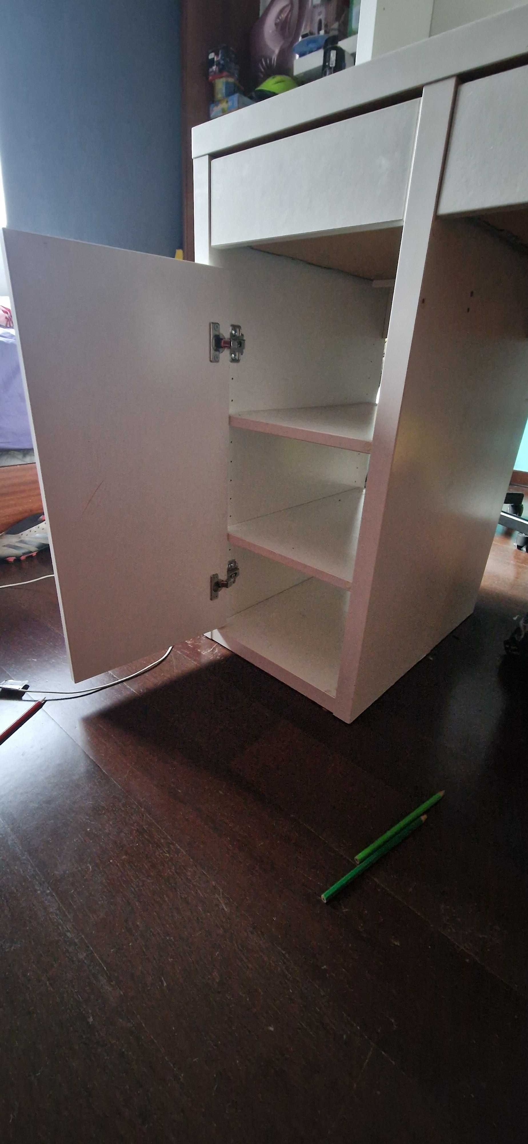 Secretária Micke IKEA com modulo adicional