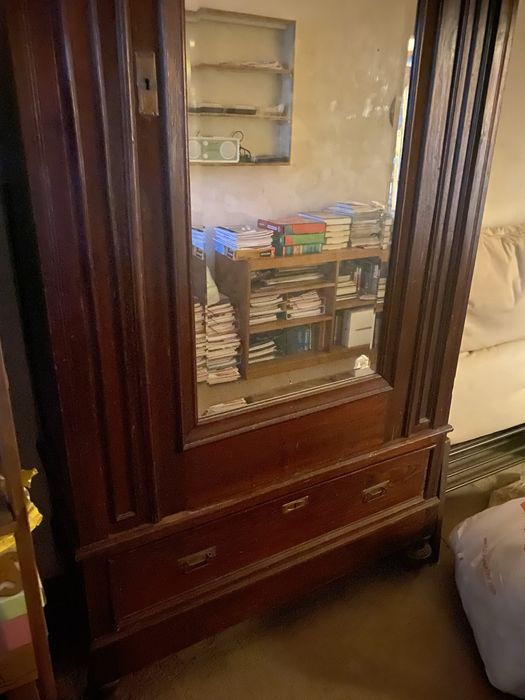 Excelente Oportunidade!!Guarda Fatos do Século XIX, EM ÓTIMO ESTADO!!!