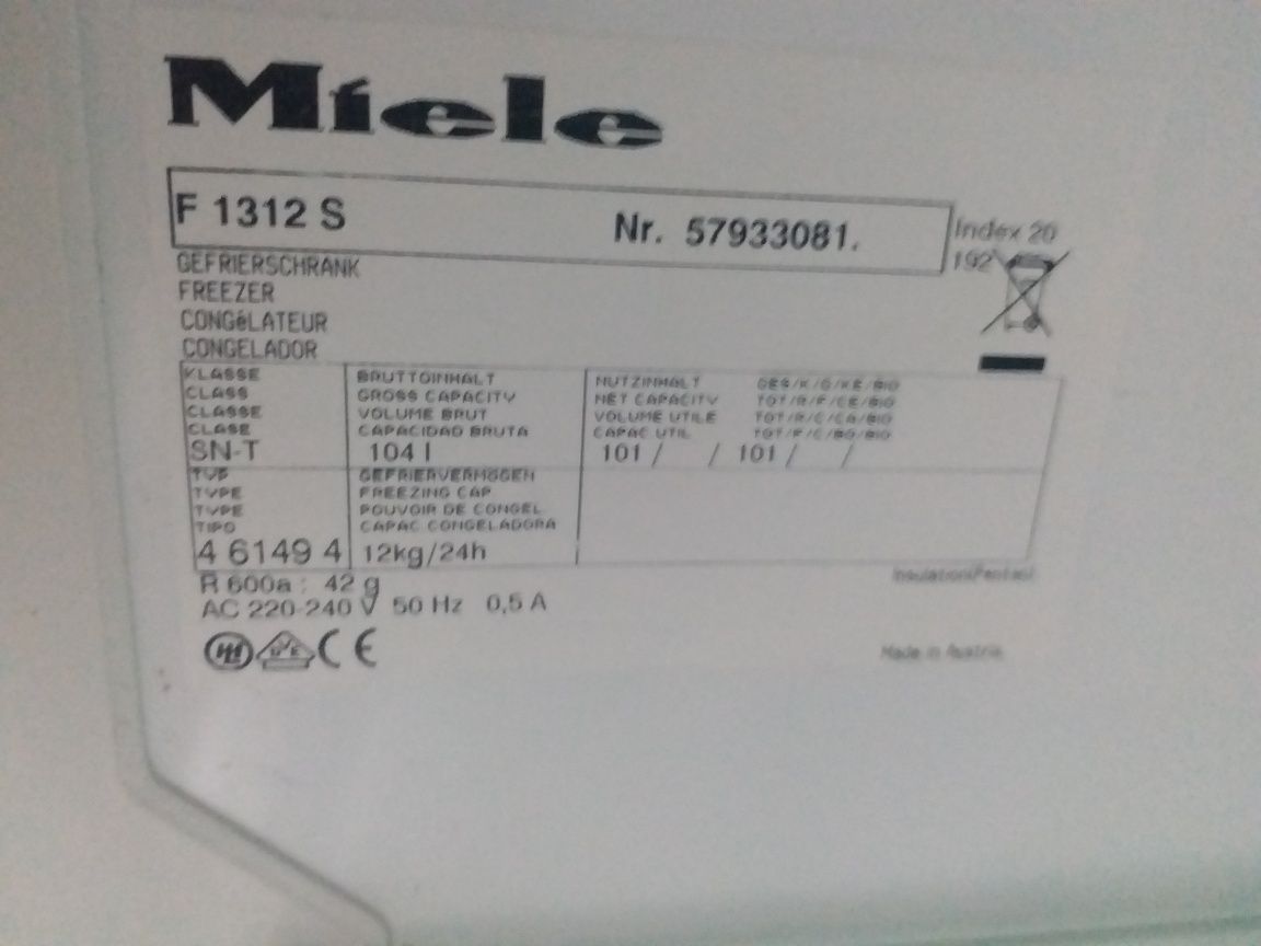 Морозильна камера Miele