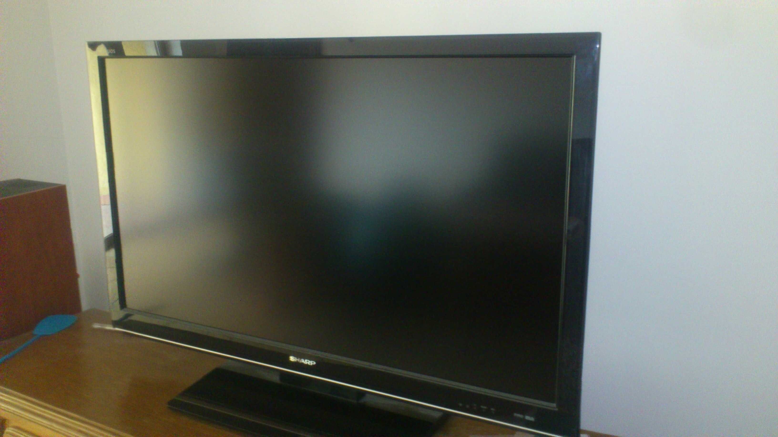 Telewizor Sharp 46'' LCD Aquos LC-46XL2E + pilot 46 cali jak nowy