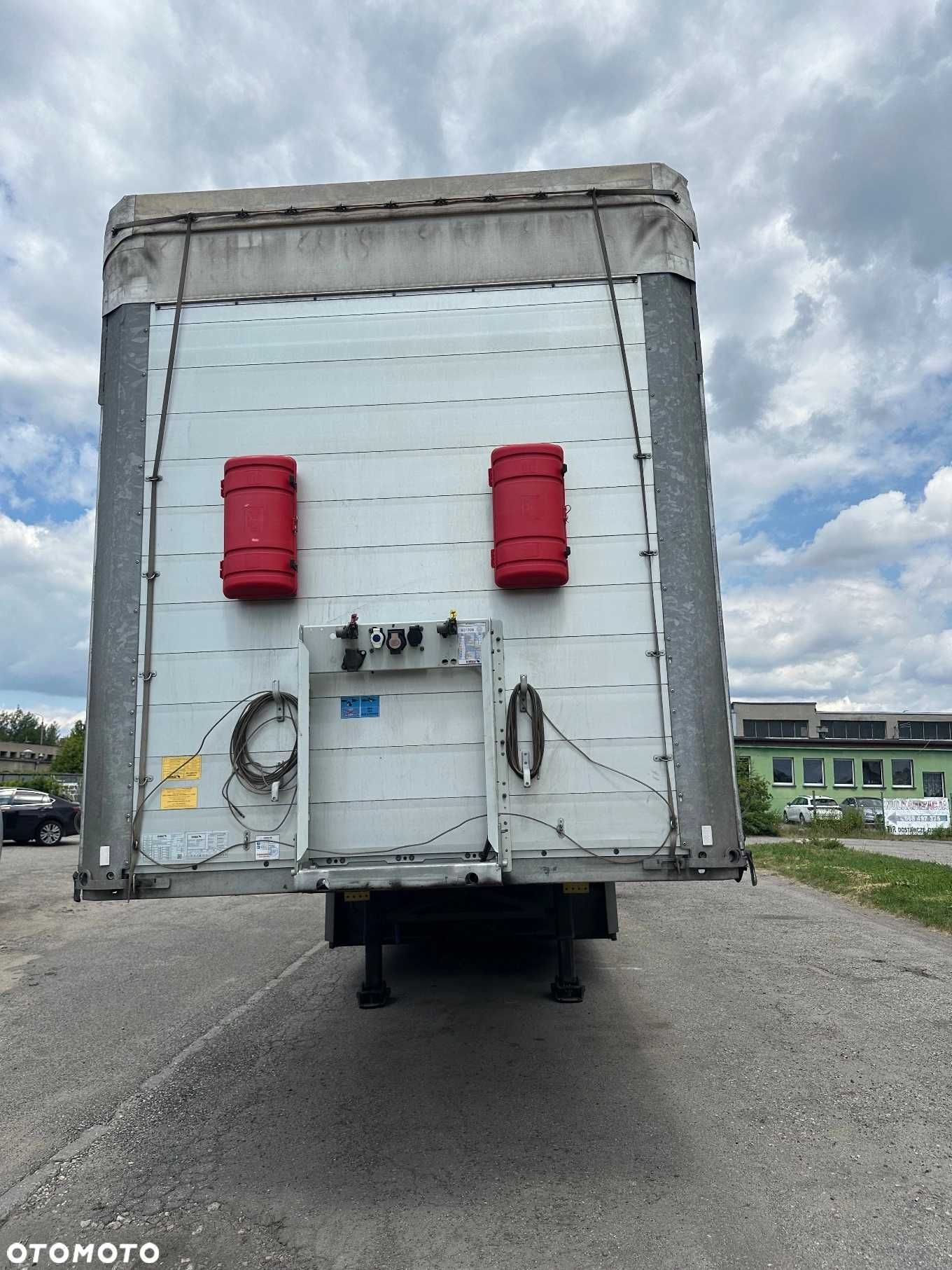 Schmitz Cargobull SCB S3T Schmitz / тентована / XL / 2X підйомні осі /