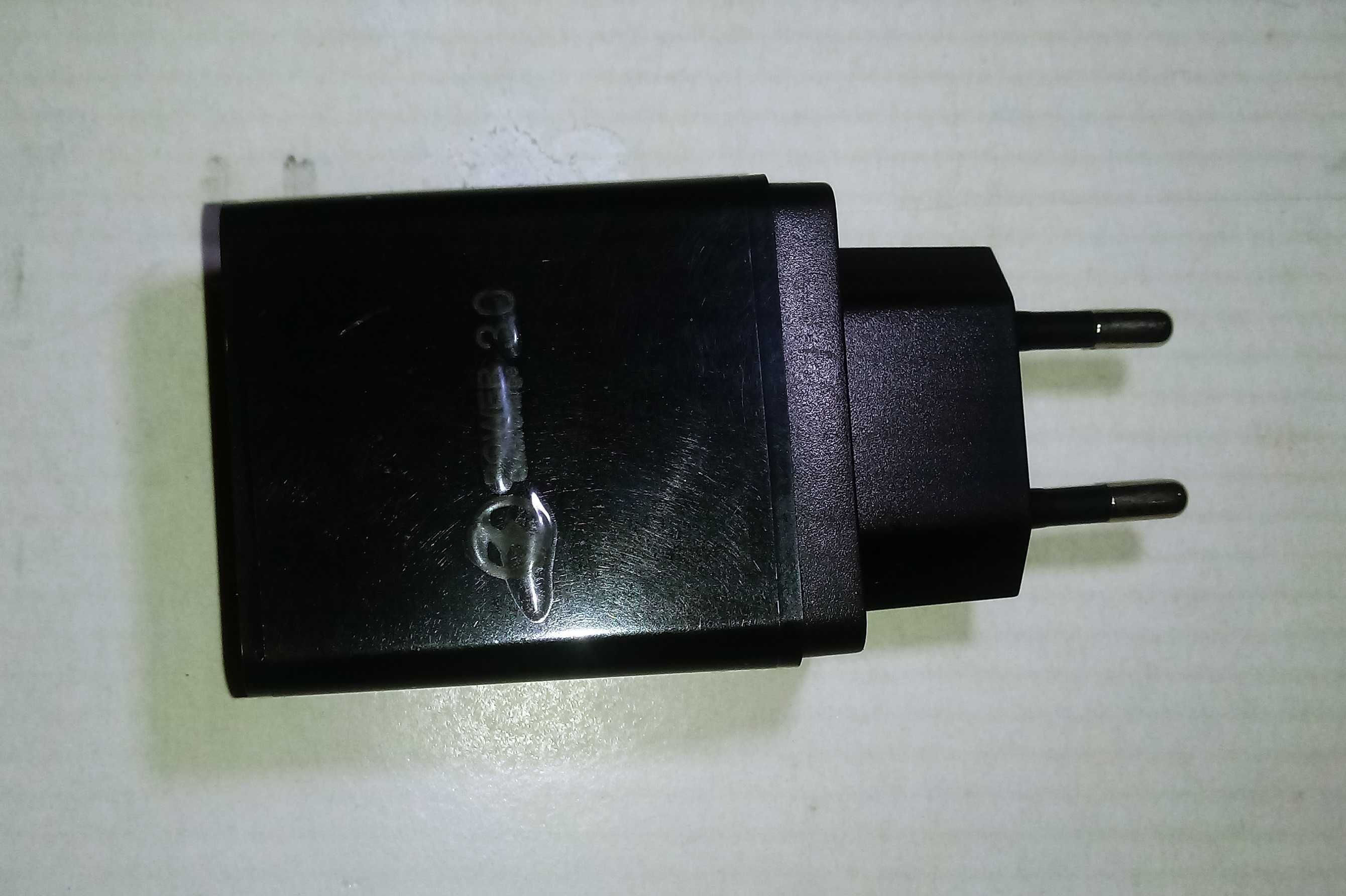 Ładowarka 3 x USB QC 3.0 Quick Charger wyświetlacz cyfrowy