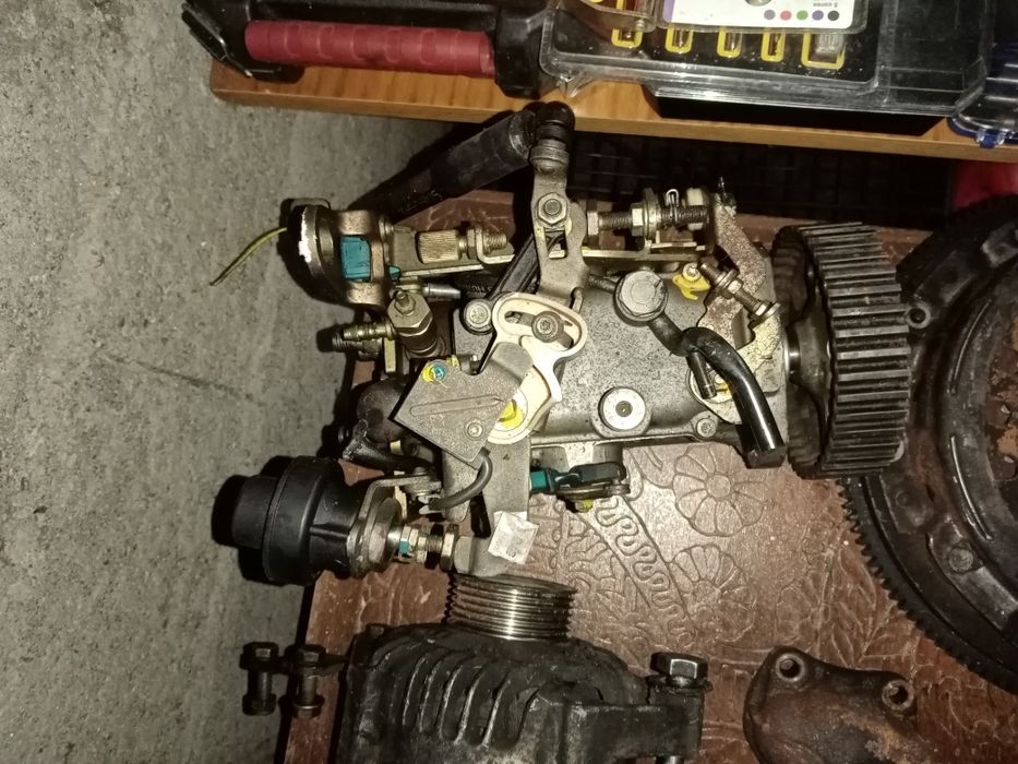 Vendo material ou troco por peças do meu agrado