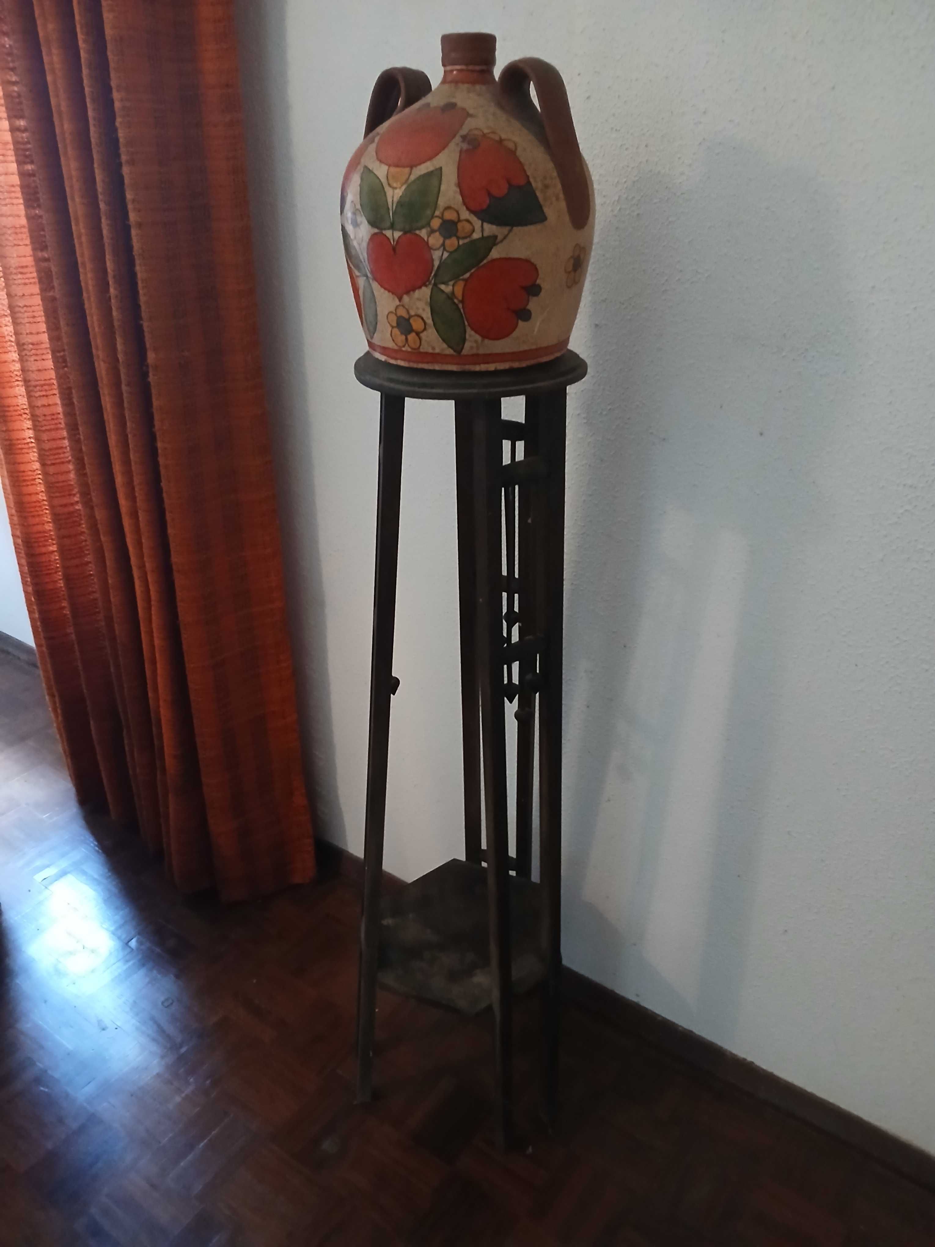 Cavalete antigo anos 60 e bem conservado