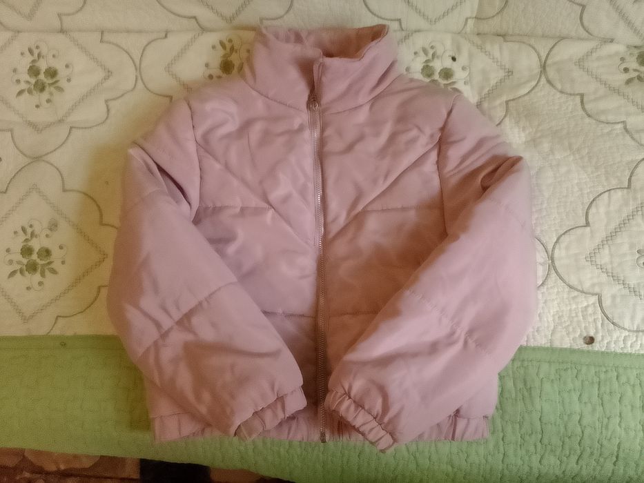 Sprzedam dwie kurtki na 134 cm dla dziewczynki  i spodnie narciarskie