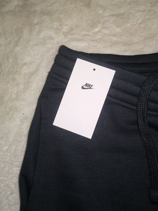 Spodnie nike czarne nowe