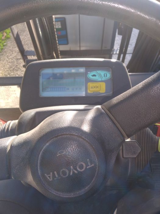 Empilhador toyota 1600kg