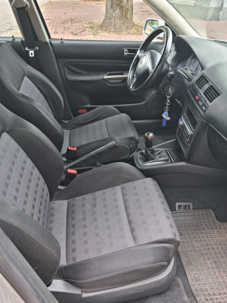 VW Bora 1.9 TDI 101KM sprawna klima 2003r.