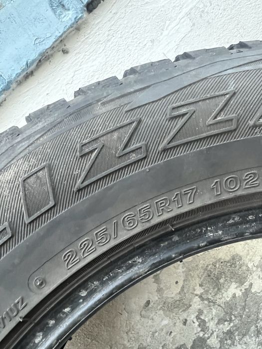 Зимова гума R17 225/65