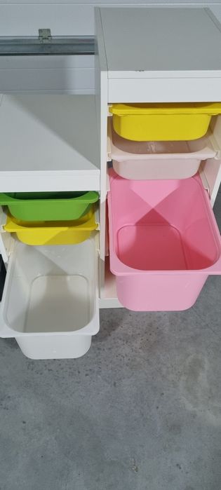 Regał z pojemnikami IKEA