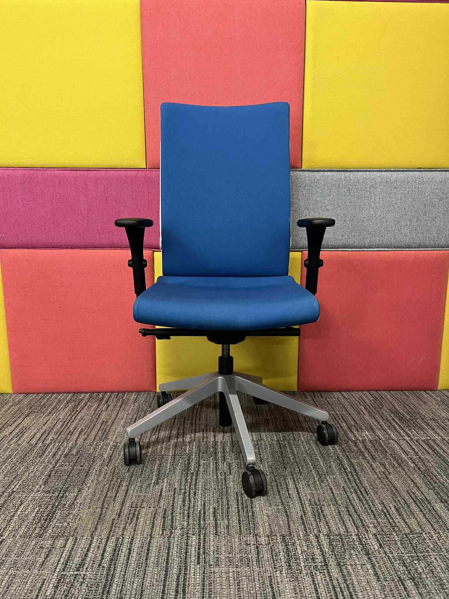 Fotel biurowy obrotowy ergonomiczny Nowy Styl Belite okazja!