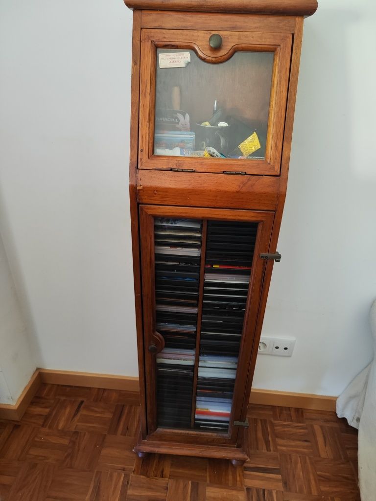 Móvel vintage para DVD