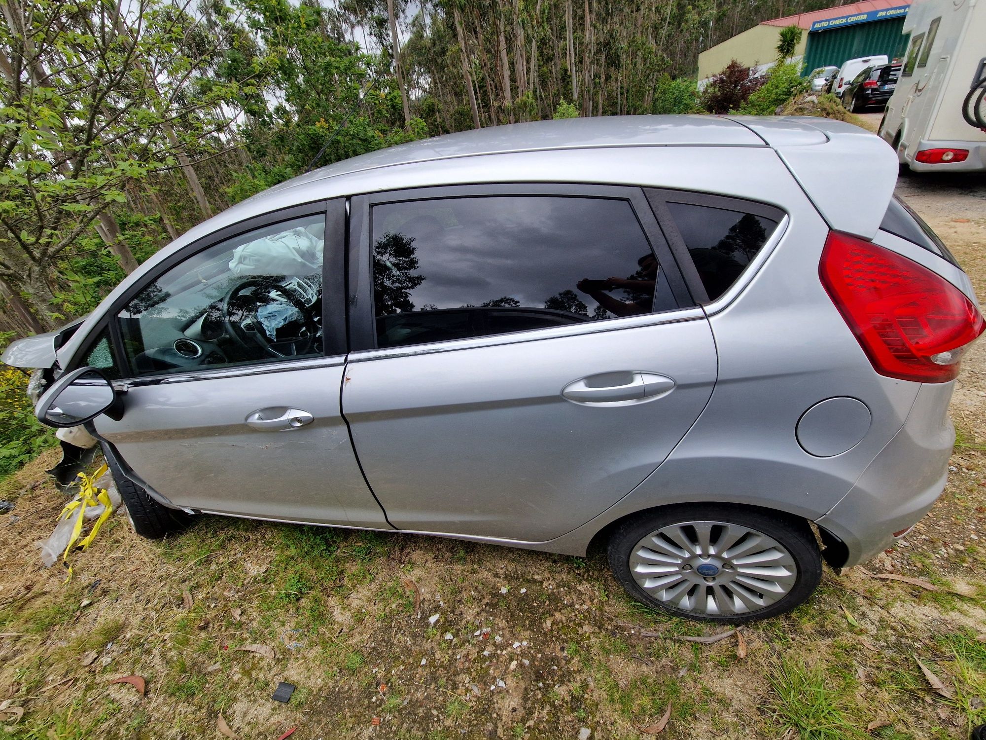 Ford Fiesta Titanium 1.4 TDCi batido