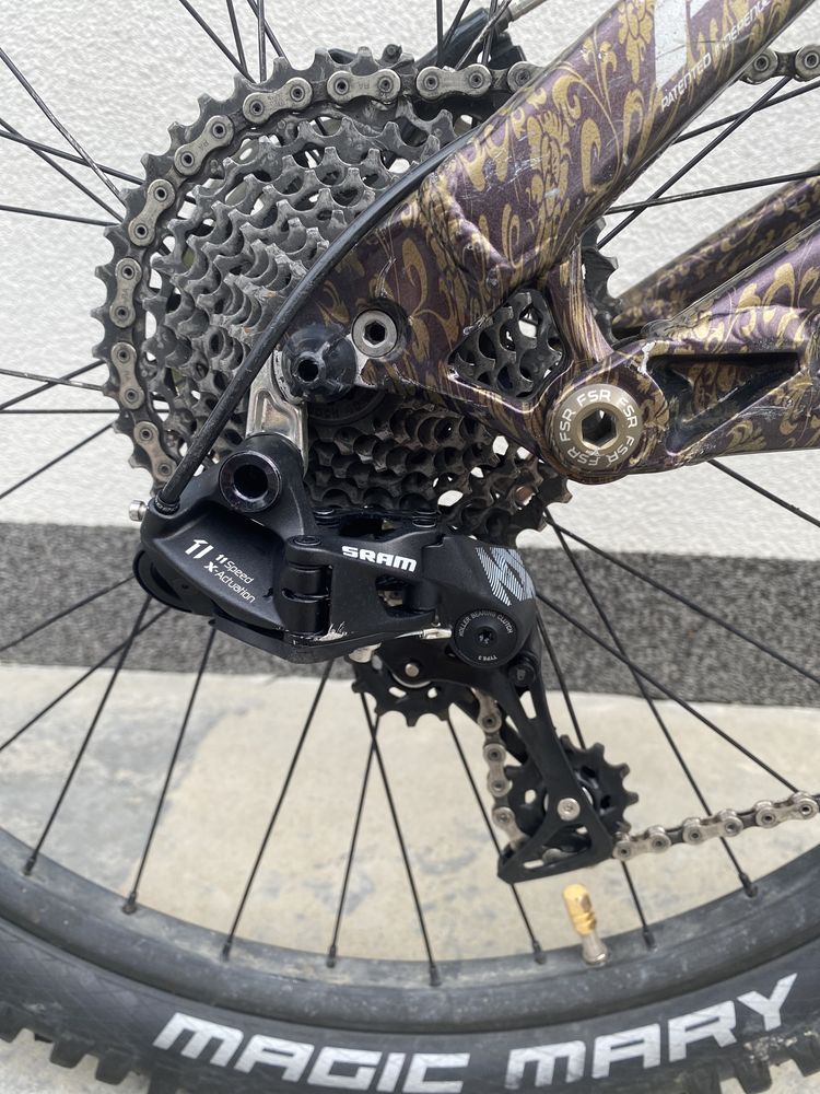Specialized demo 8