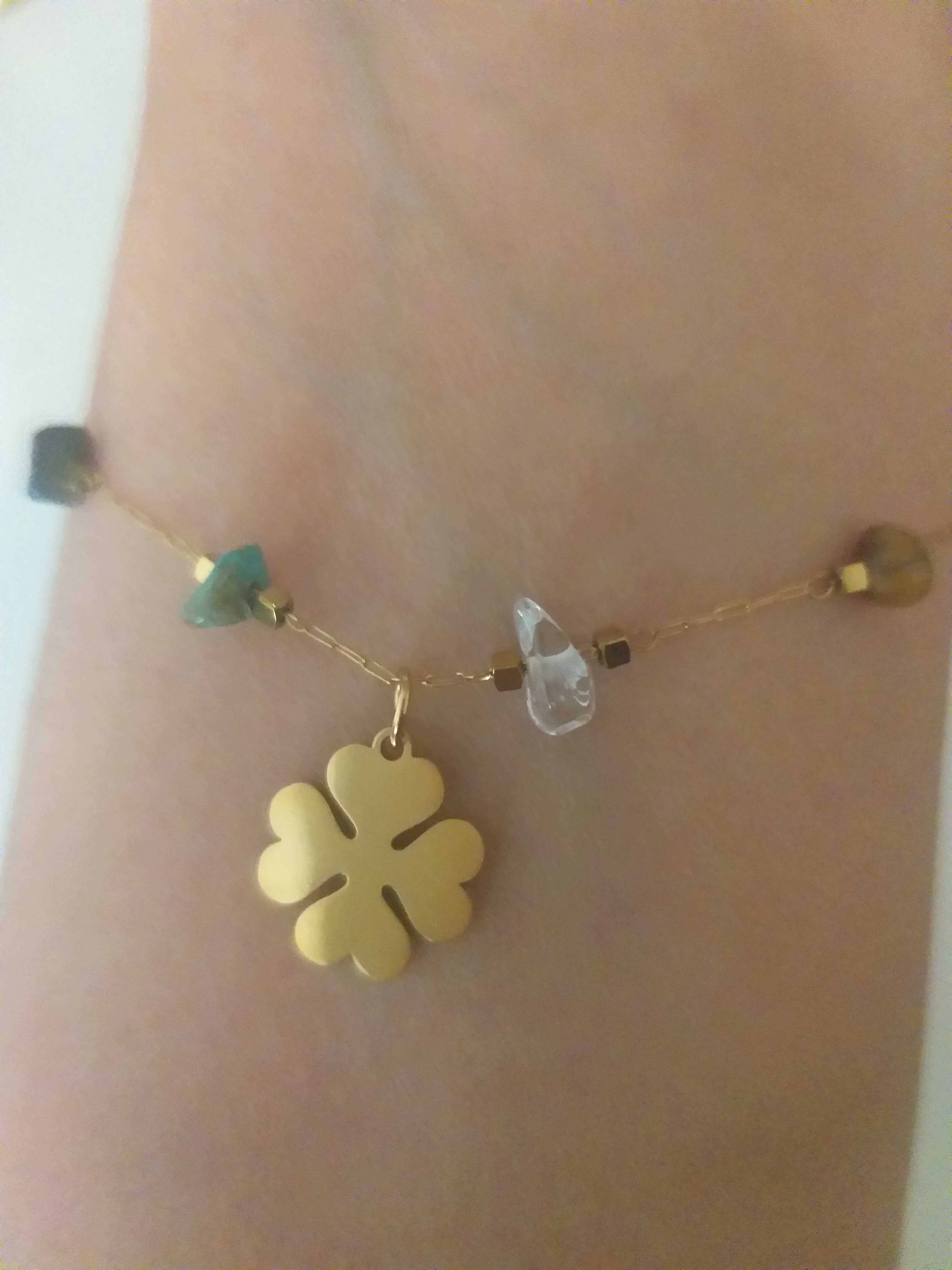 Pulseiras em aço douradas :  5€ cada  18€: 4 Pulseiras