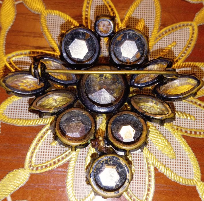 Продам две броши СССР