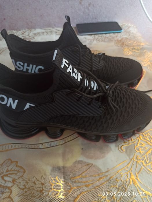 Кроссовки лето, состояние новых,только примерялись