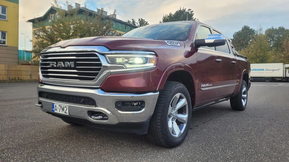 RAM 1500 LIMITED - najwyższa wersja, LPG, oświetlenie AMBIENTE