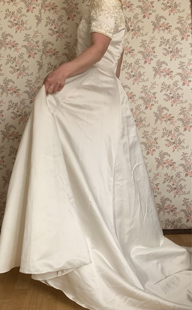 Весільна сукня з шлейфом подовжена свадебное платье