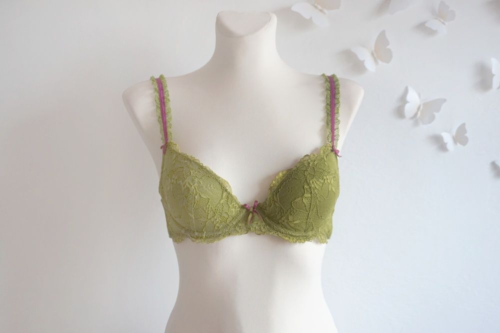 Śliczny koronkowy biustonosz 70B