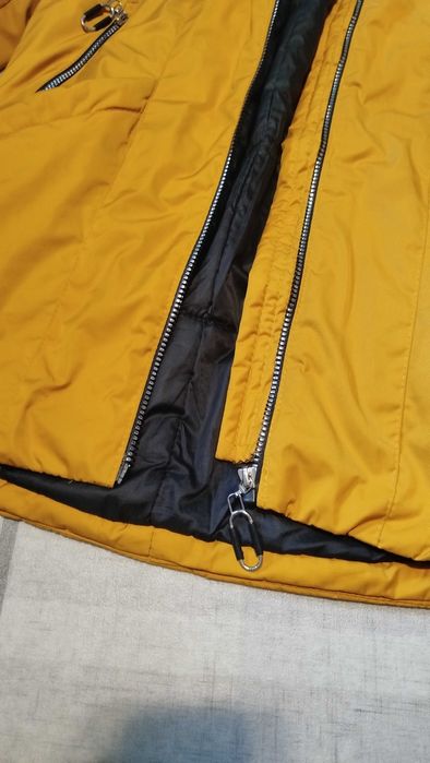 Осіння куртка для дівчинки 12-13 років