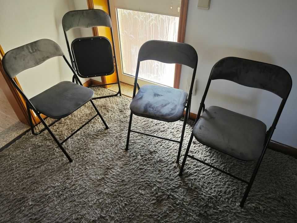 4 cadeiras de veludo cinzento dobráveis