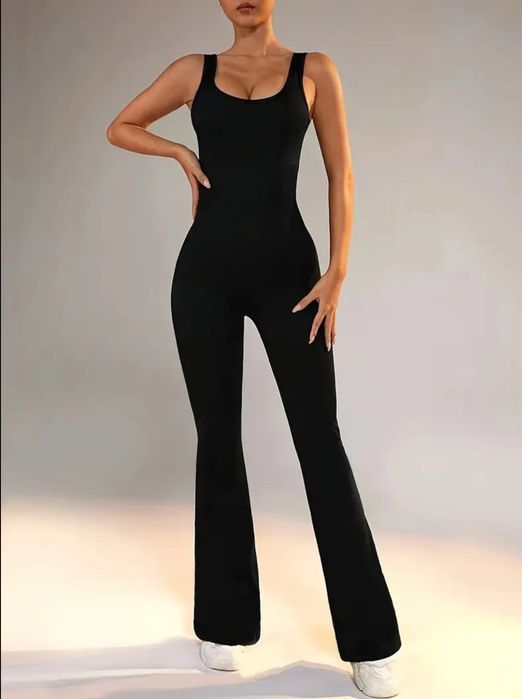 Жіночий комбінезон