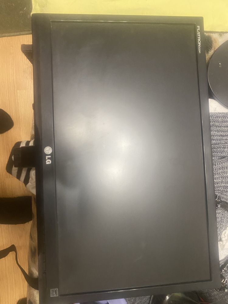 LG Electronics E2241