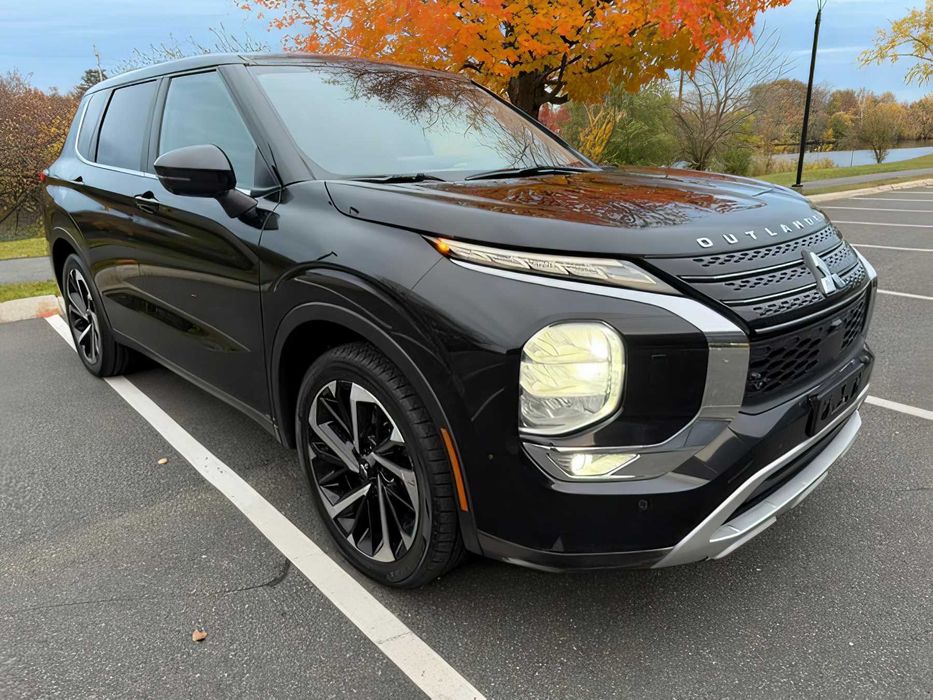 Mitsubishi Outlander      2022