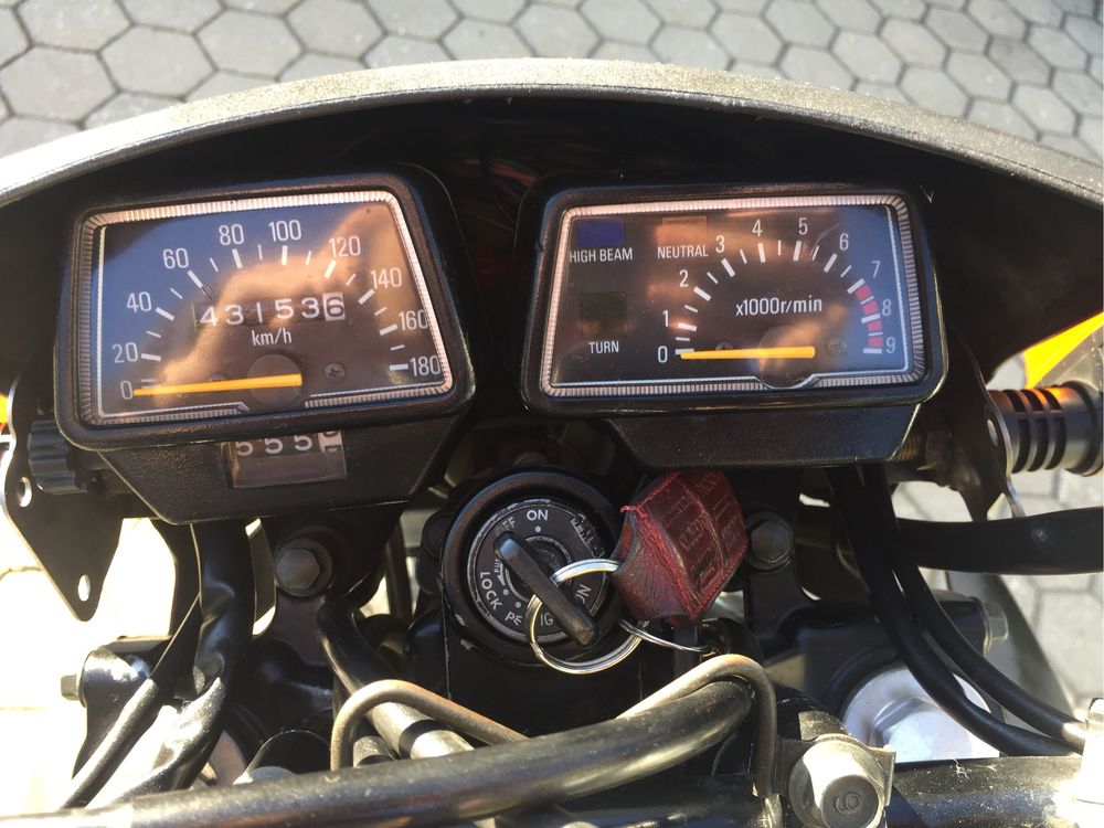 Vendo mota Yahmaha XT600