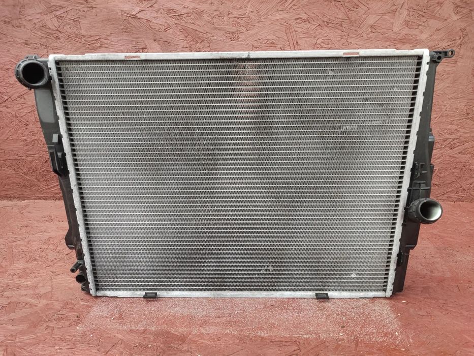 BMW E81 / E82 / E84 / E87 / E88 / E89 / E90 / E91 / E92 / E93 ORYGINA;NA CHŁODNICA WODY / CHŁODNICA PŁYNU CHŁODNICZEGO DO SILNIKÓW GAMY N43 / N46 N52 / N53 BENZYNOWYCH O POJ. ( 1.8i / 2.0i / 2.5i / 3.0i ) O NR.  17 11 7 559 273 / 17 11 7 521 048 OEM W BAR