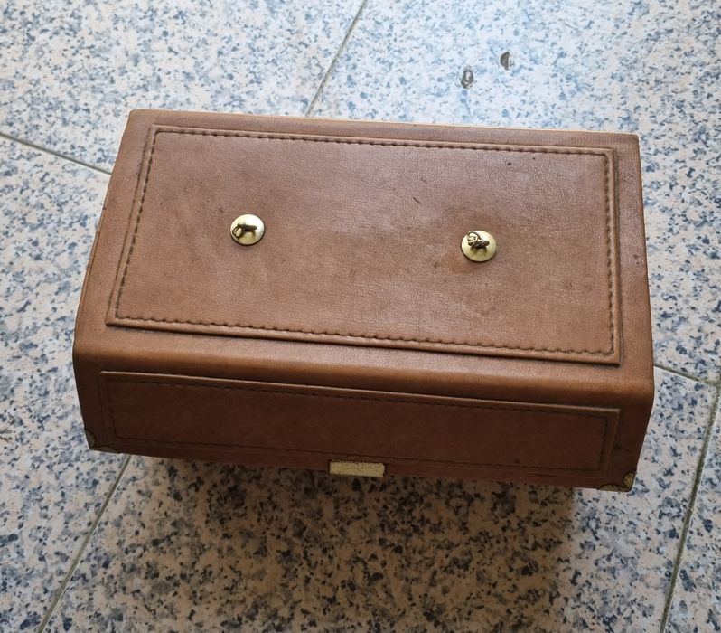 Caixa antiga para Arrumação