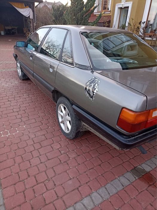 Ауді 100 1987 бензин