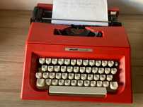 Máquina de escrever   ***  Olivetti